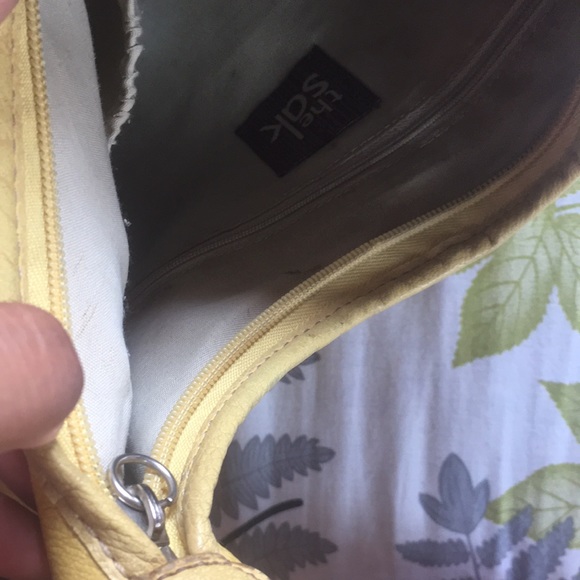 💛“The Sak” hobo in vibrant yellow. 💛 - Picture 8 of 17